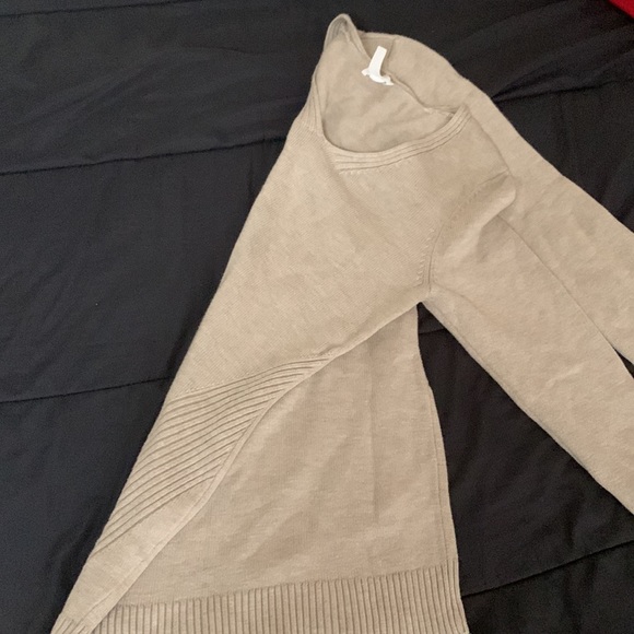 Long sleeve long beige shirt - Picture 6 of 7